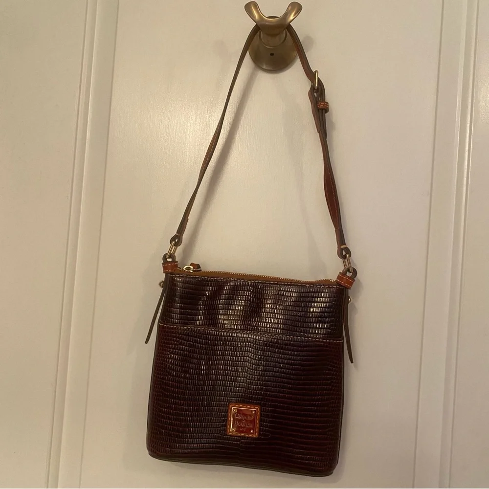 DOONEY & BOURKE BAG SHOULDER DARK RED TEXTURED CROC LOOK & BROWN LEATHER ZIPPER